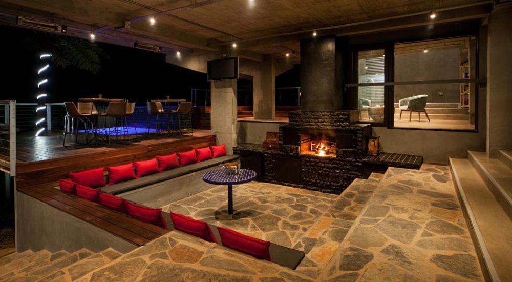 Mister C Bed & Breakfast Hartbeespoort Bagian luar foto
