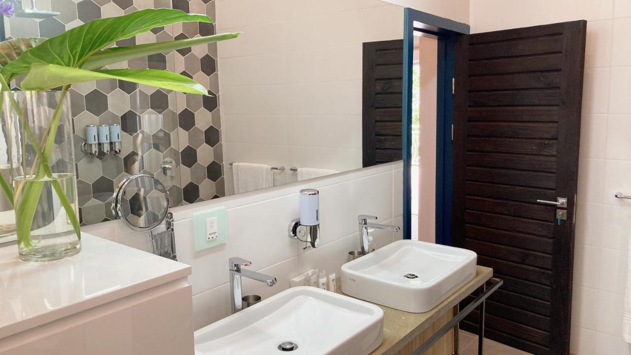 Mister C Bed & Breakfast Hartbeespoort Bagian luar foto