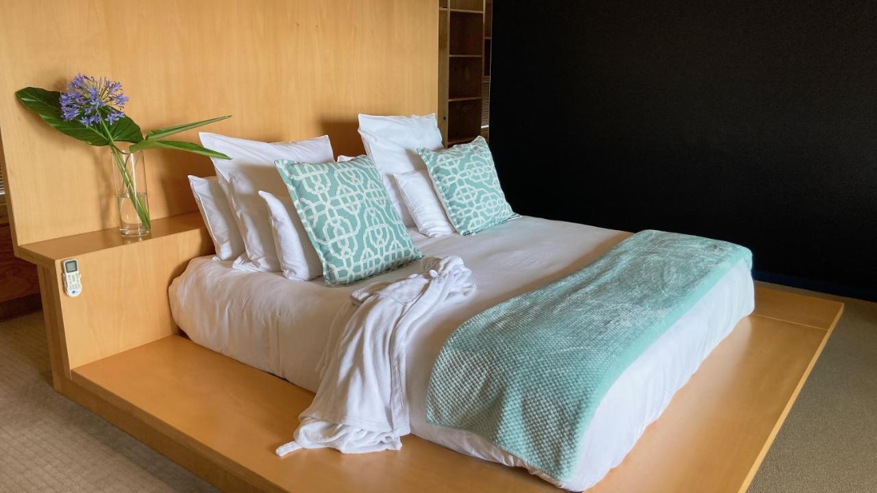 Mister C Bed & Breakfast Hartbeespoort Bagian luar foto
