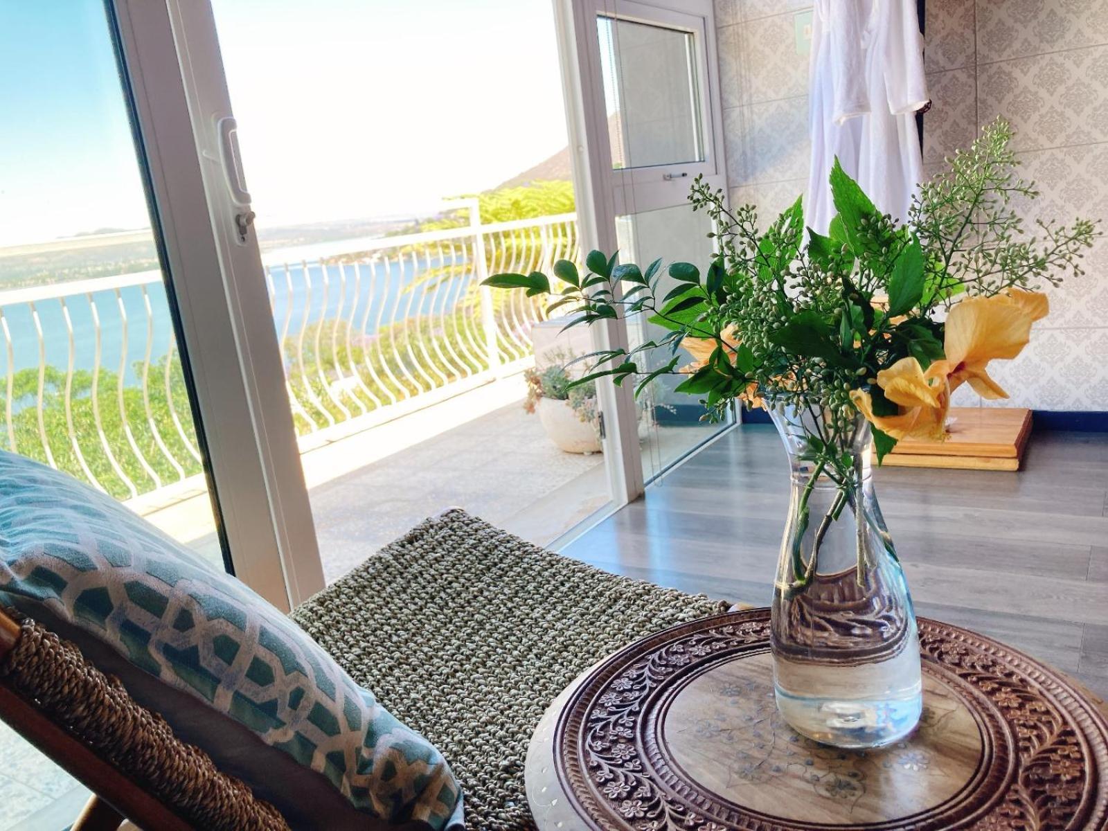 Mister C Bed & Breakfast Hartbeespoort Bagian luar foto